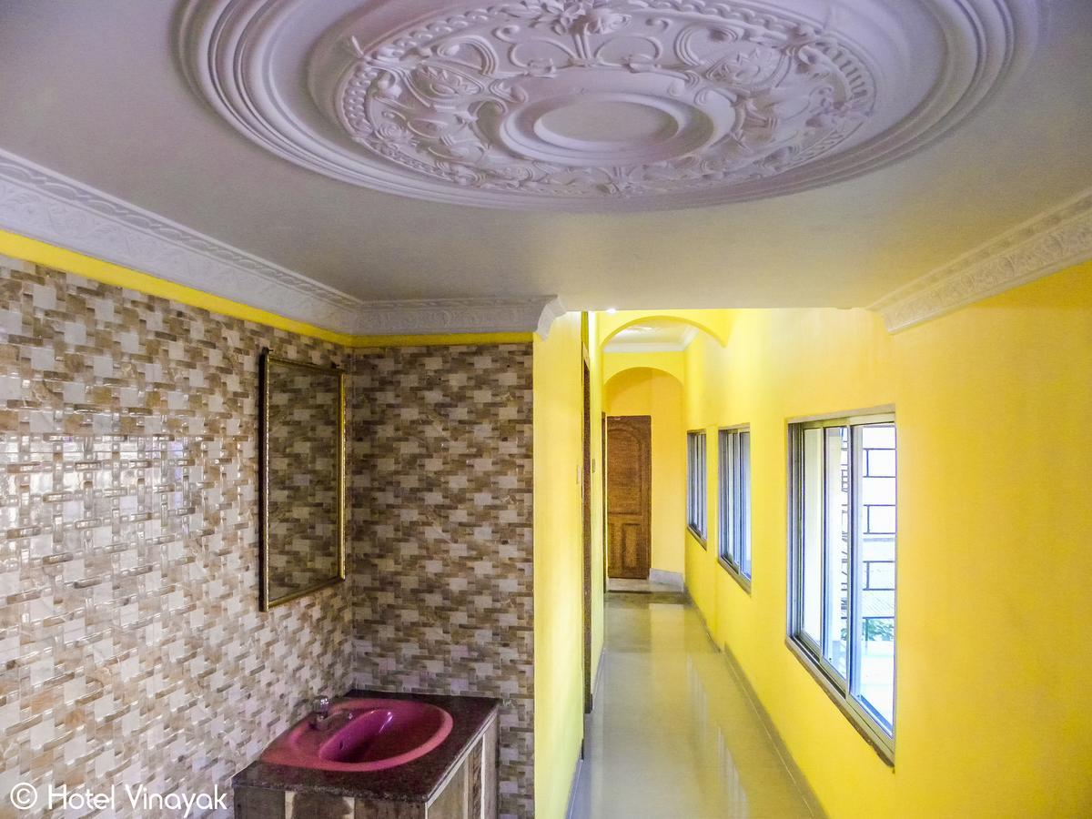 Hotel Vinayak Māldah エクステリア 写真