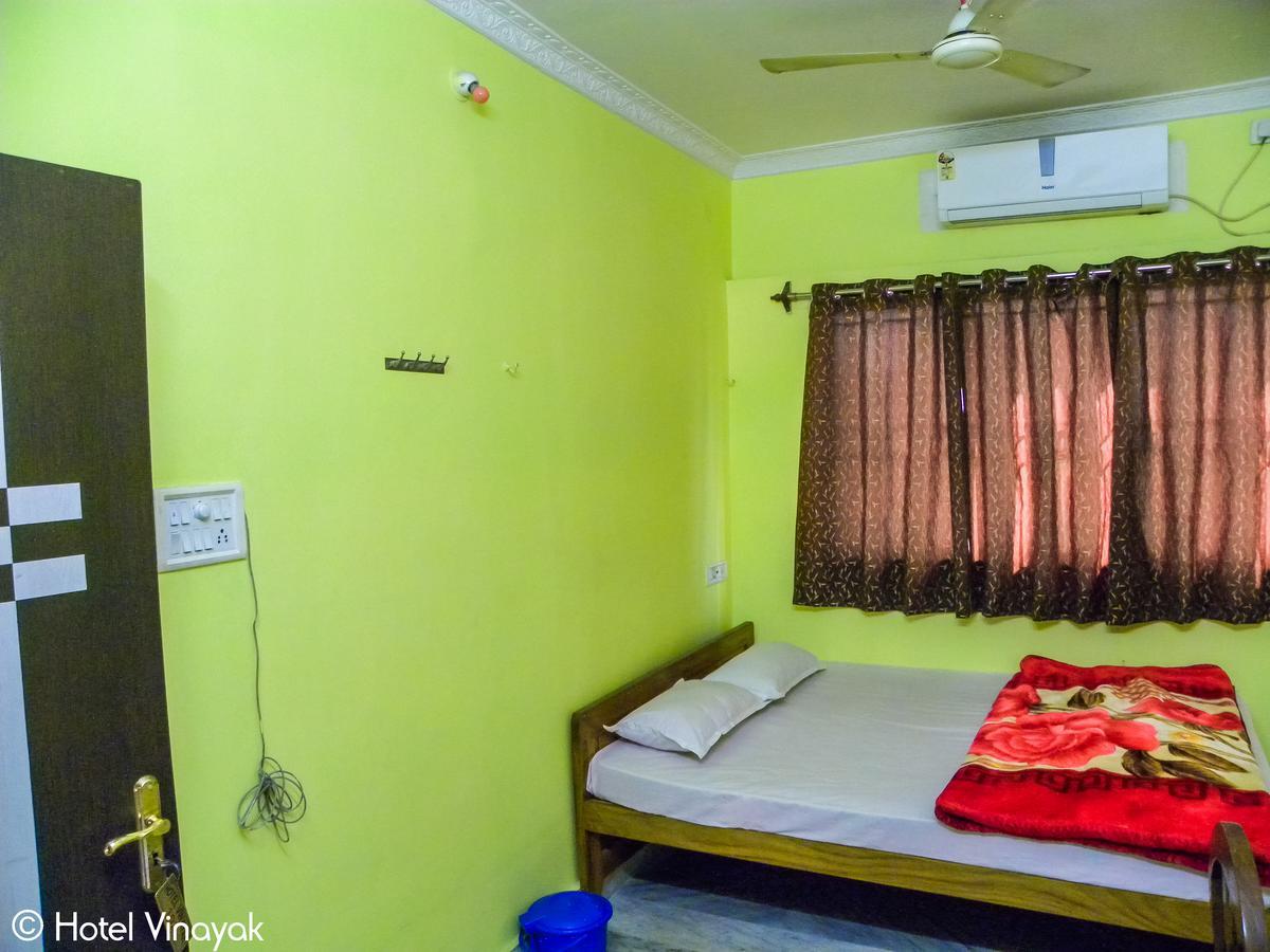 Hotel Vinayak Māldah エクステリア 写真