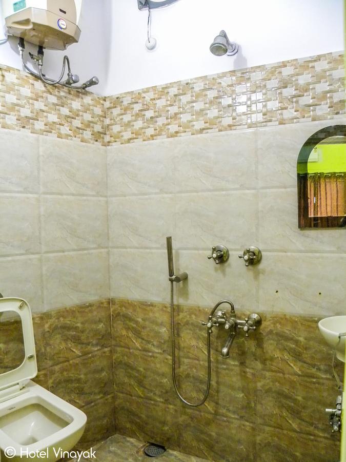 Hotel Vinayak Māldah エクステリア 写真
